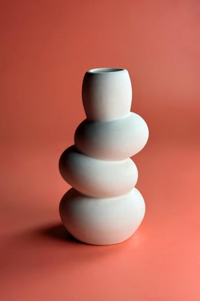 Asymmetrische ringvaas van keramiek biscuit - 22 cm